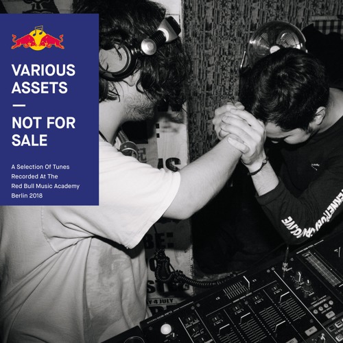 Mess_Montage, August Rosenbaum - Flowers at Home