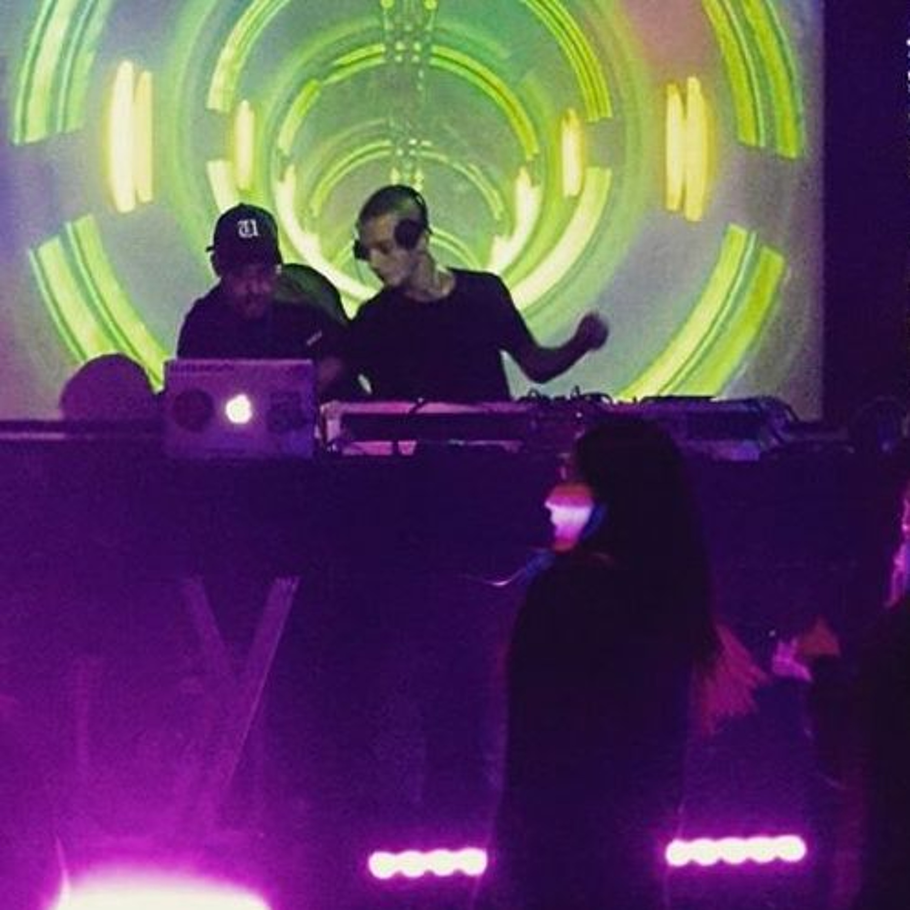 Dj Set 17 - 12.19 episode artwork