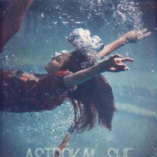 She [Single 2019]