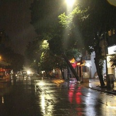 Lạ Lùng - Thủy