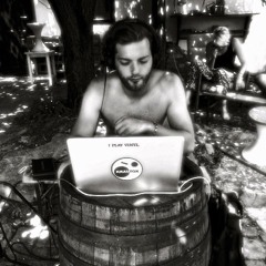 Alex I.nsert - Pecs ananas hostel hungary