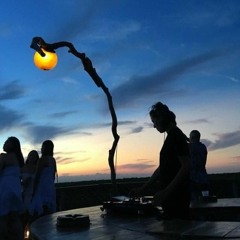 Liz At Tseen Ja "Sunset" - AZULIK Sounds