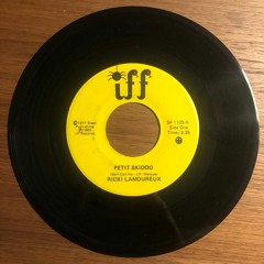 Petit Skidoo - Ricki Lamoureux