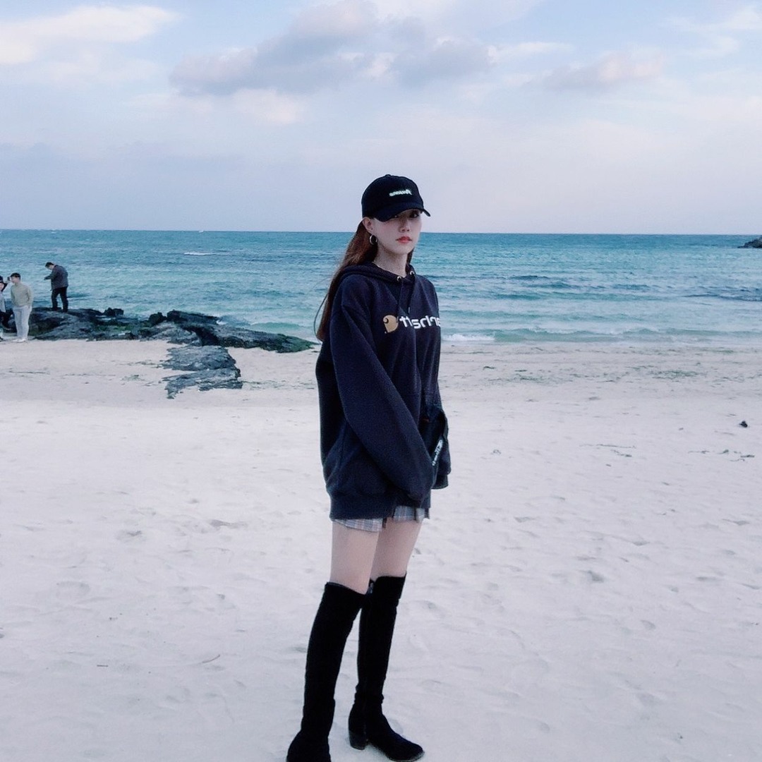 Listen to BTS(V)-Winter Bear Cover by Naeil in my fav playlist