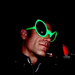 Dux Dux : Keep On Pushing Harder - Plastique Edit