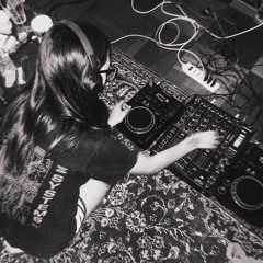 Caustics mixtapes: OCHI, "minimalism"