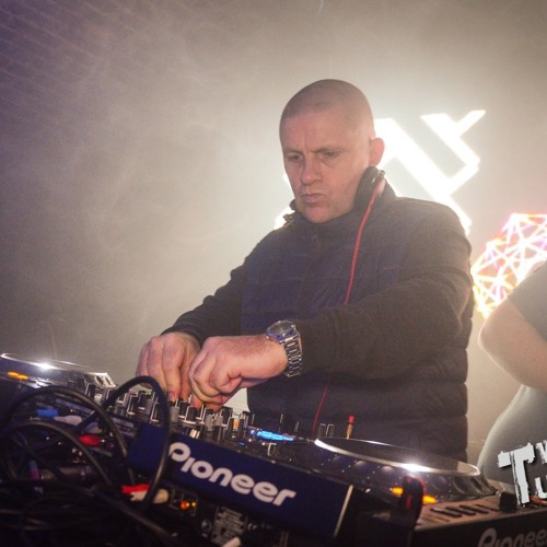 DjEbo-Twisted Tunnels Of Love (Promo Mix)