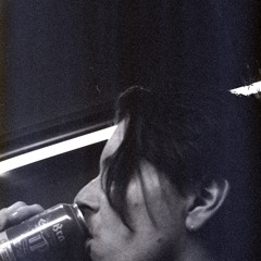 Kuiltjes In Haar Wangen Als Ze Lacht