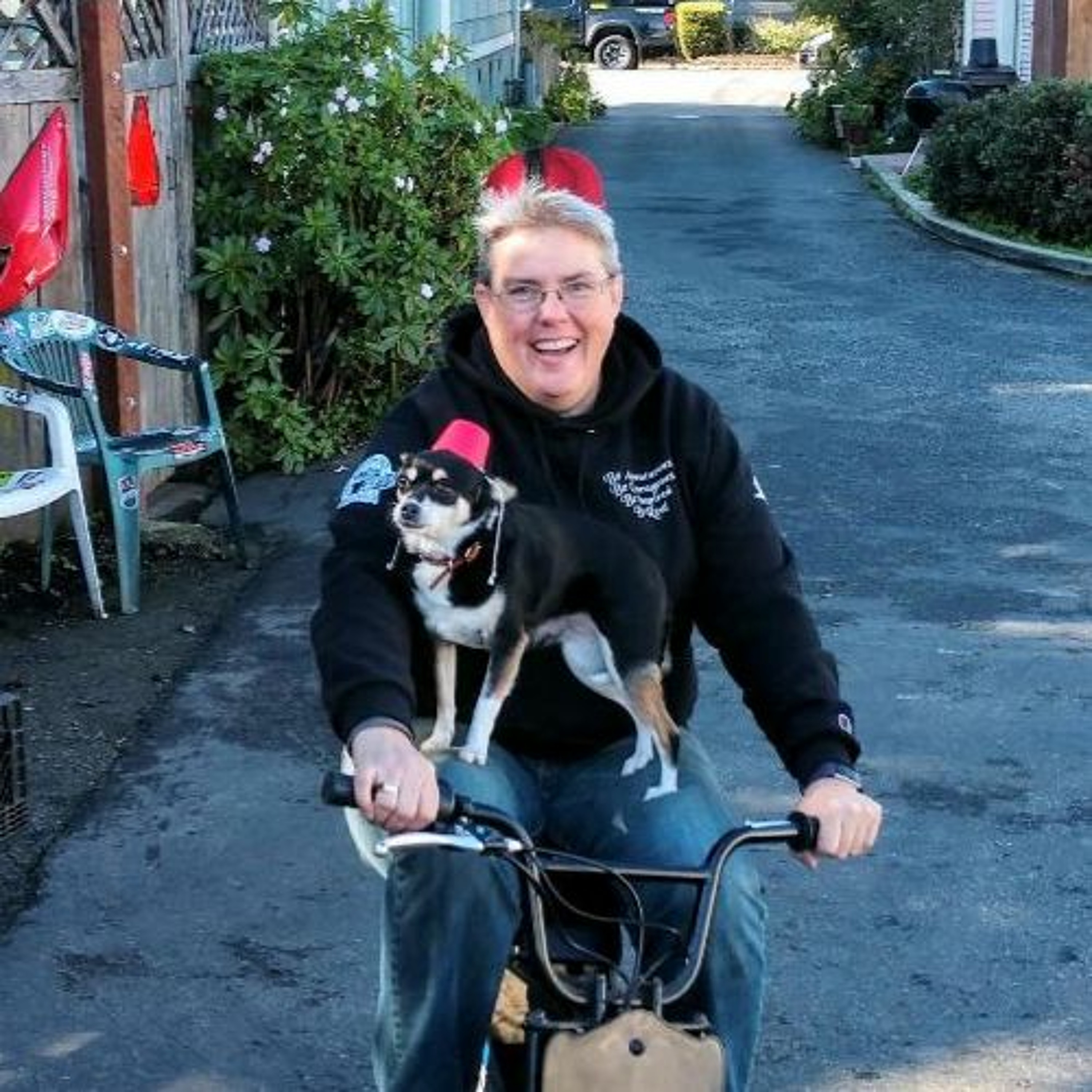 Podcast 350: Vloggers and Bloggers with Special Guest Jacqui Van Ham