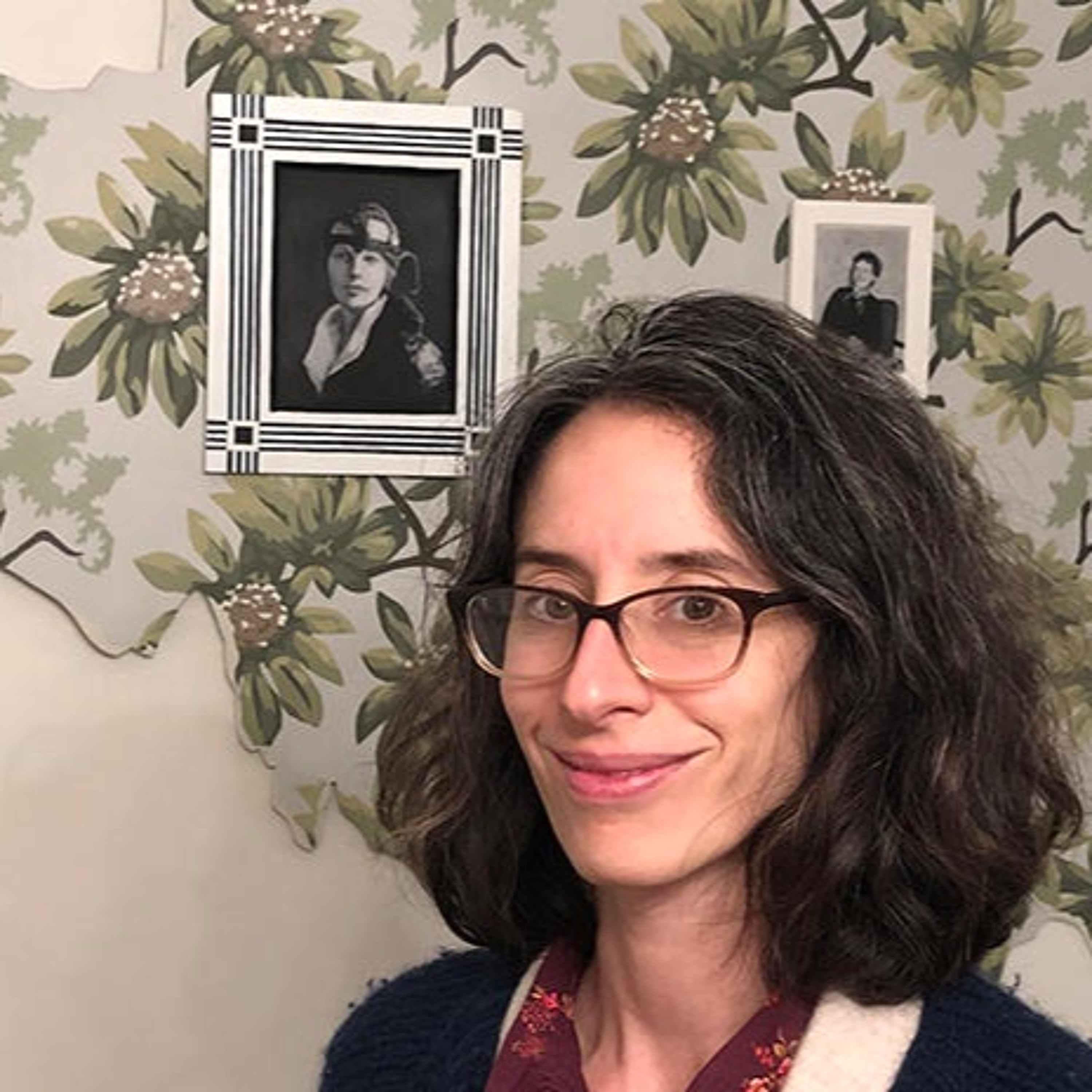 Intimate Strangers: Elisheva Biernoff Paints Subjects From Found Photographs episode artwork
