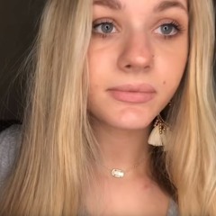 ASMR CLOSE Applying Lip Gloss - Gracev