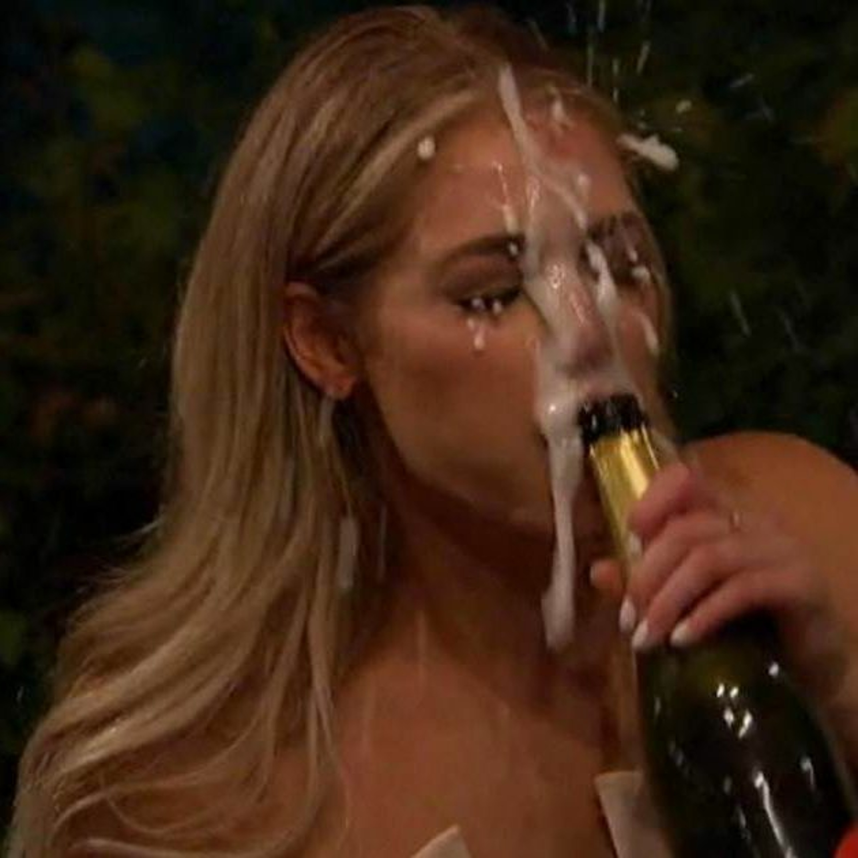 Bachelor 24 / Episode 2: #Champagnegate + Catwalk Catfights thumbnail