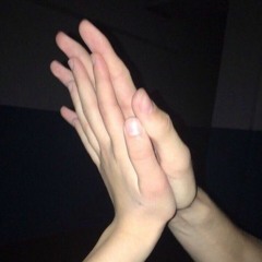 사랑은 오래참고 사랑은 온유하며 시기하지 아니하며 사랑은 자랑하지 아니하며 교만하지 아니하며 불의를 기뻐하지 아니하며 진리와 함께 기뻐하고 모든 것을 참으며