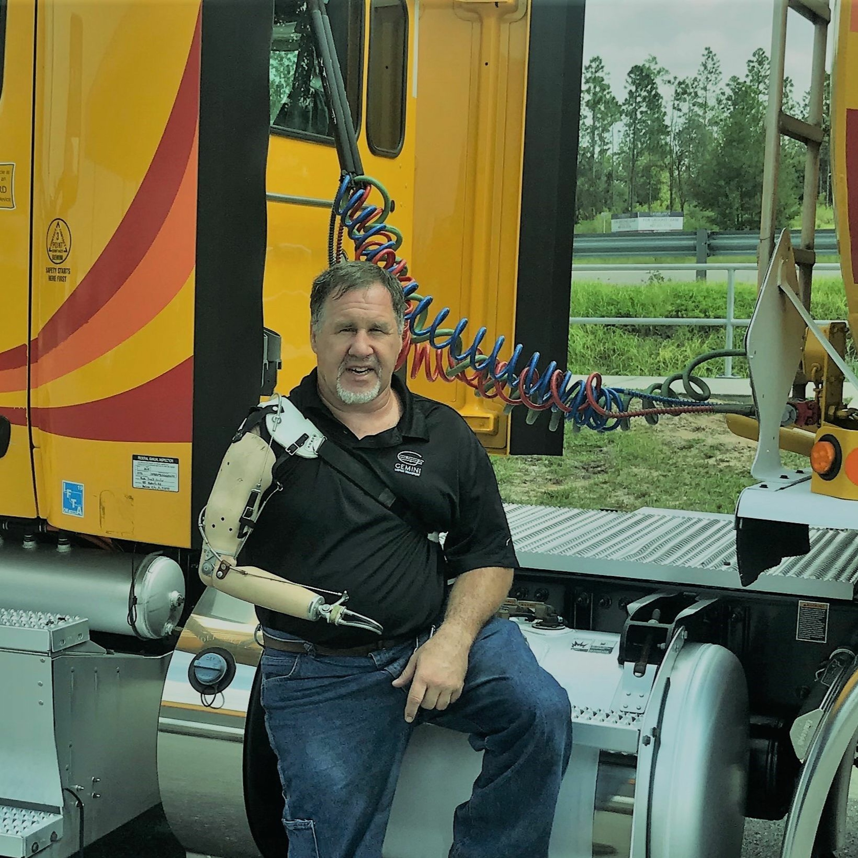 How former heavy-haul owner-op and current fuel hauler Lonnie Laurie became the 'one-armed bandit' thumbnail
