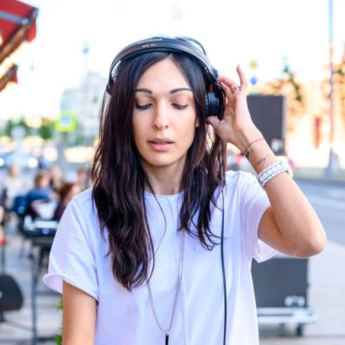 Lucia T.A — DHM Podcast #849 (January 2020)