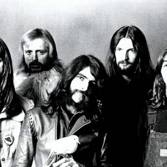 Mickey Ferry chats to Barry Devlin from Horslips on Drive 105