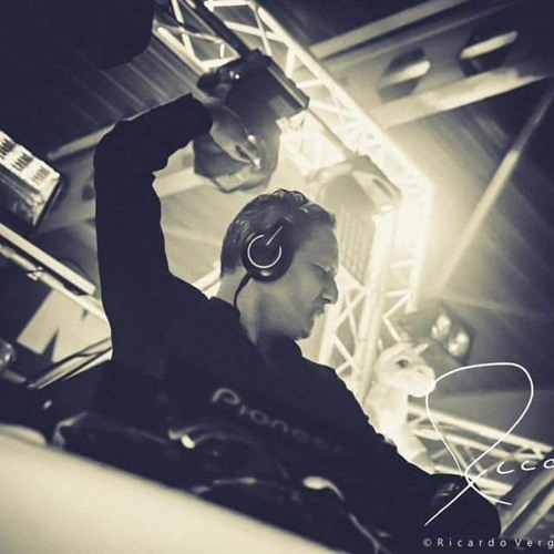 Let's The Party Start At The Weekend live mix