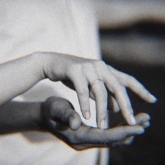 و أشتهي مرات لو تذبحني بأيدك