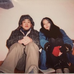 따뜻한피부톡톡두드리는마음빨갛고얇은입술