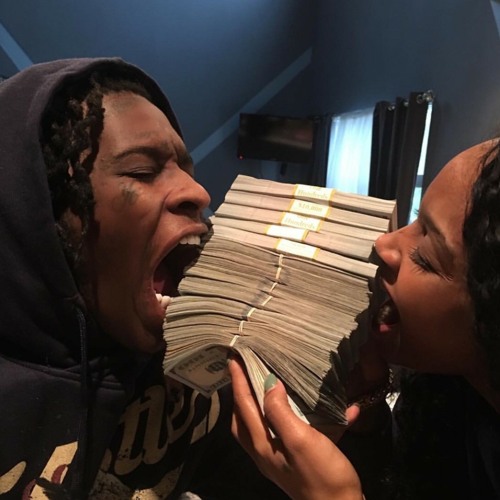 Grupo Menos é Mais - Por enquanto_Gamei_Vício(MP3_160K).mp3