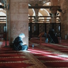 سأظل طولَ العمر بابَك أقرعُ ياخير من ذا يستجيبُ ويسمعُ🍃