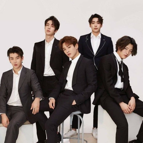 UNIQ - Best Friend - YouTube