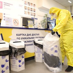 Понад 1000 °C: як у Києві утилізують маски, які викидають містяни, та чому пунктів прийому таких відходів тільки 14?