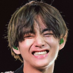 Taehyung ft. NIve (stay at home challege twitter)