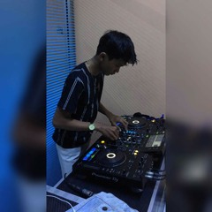 Ku akan menanti X Rasanya aku sedang melayang.Rojeshartawan[RHDJ]