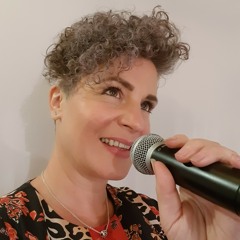 Rehearsing at home. Cover of Left outside alone by Anastasia