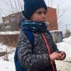 take drugs and go to an ominous eastern european industrial darkwave dance techno club in the 80s m