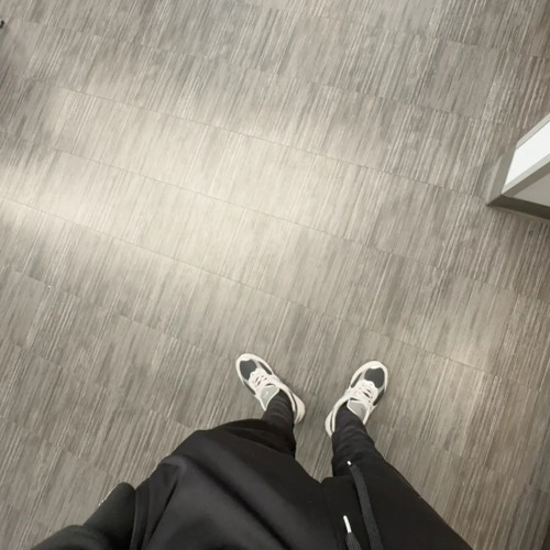 UH HUHH (feat. Luhgreg00)