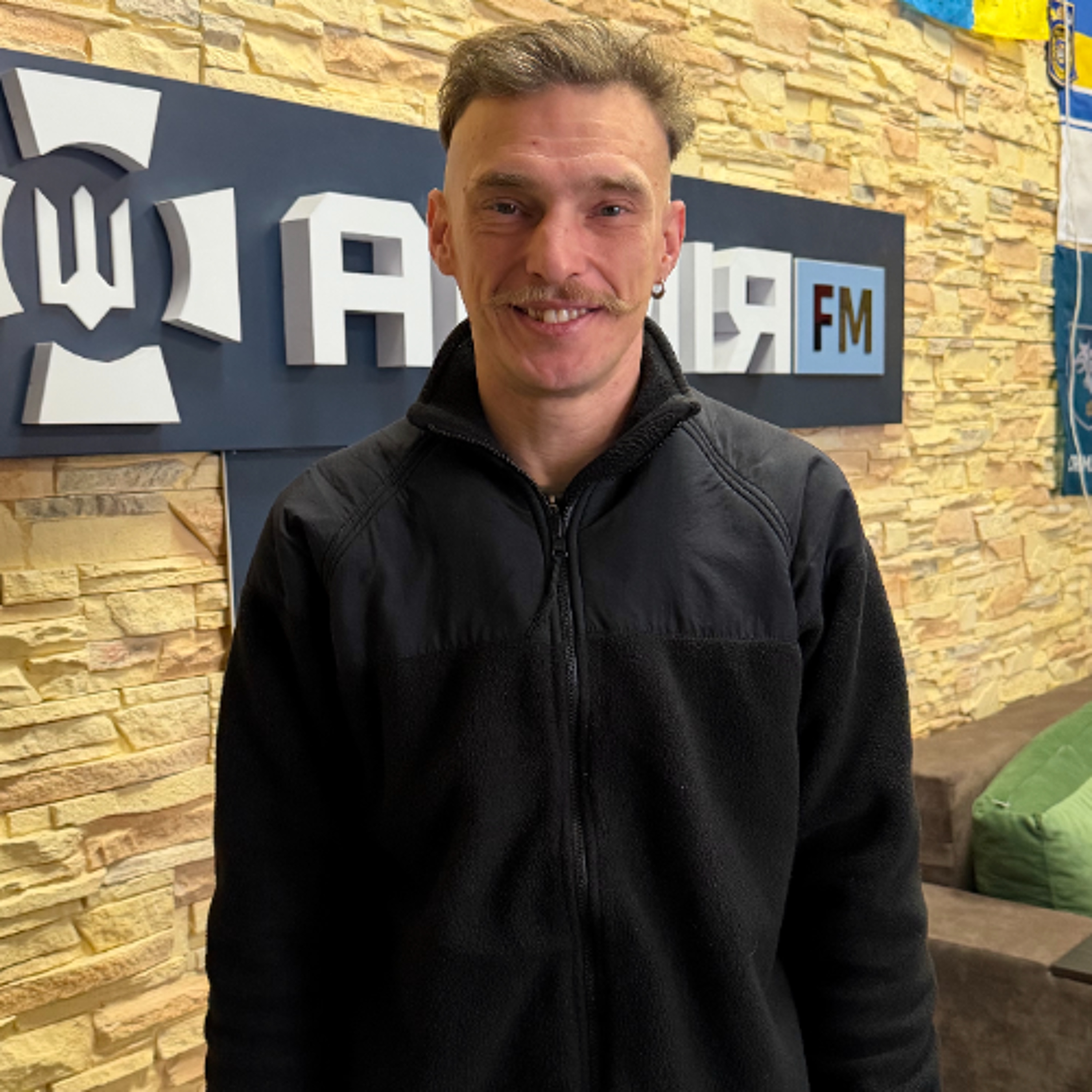 Ян Шипула презентував пісню присвячену бригаді Едельвейс episode artwork
