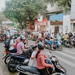 Trường học_tan học trước cổng trường, phụ huynh đón, trường cấp 2 THCS