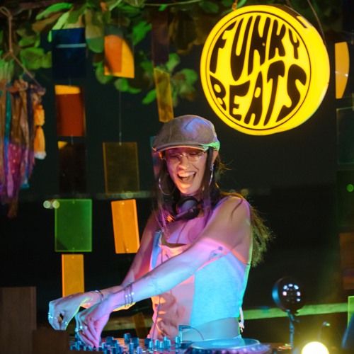 LILA GROOVE - Funky Beats @ Ulu Cliffhouse, Bali 🦩🌅 (Sunset Session)