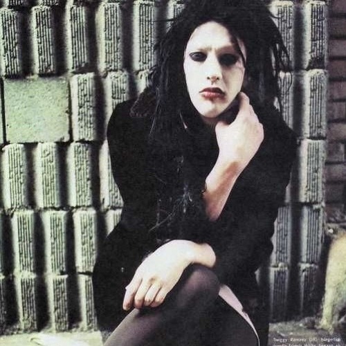 DEAD LOLA - TWIGGY RAMIREZ