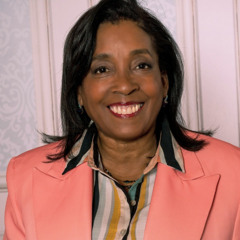 Pamela Roberts - Creative Producer, Author, Business Coach.