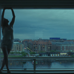 "Kun stemmen bliver tilbage" short except