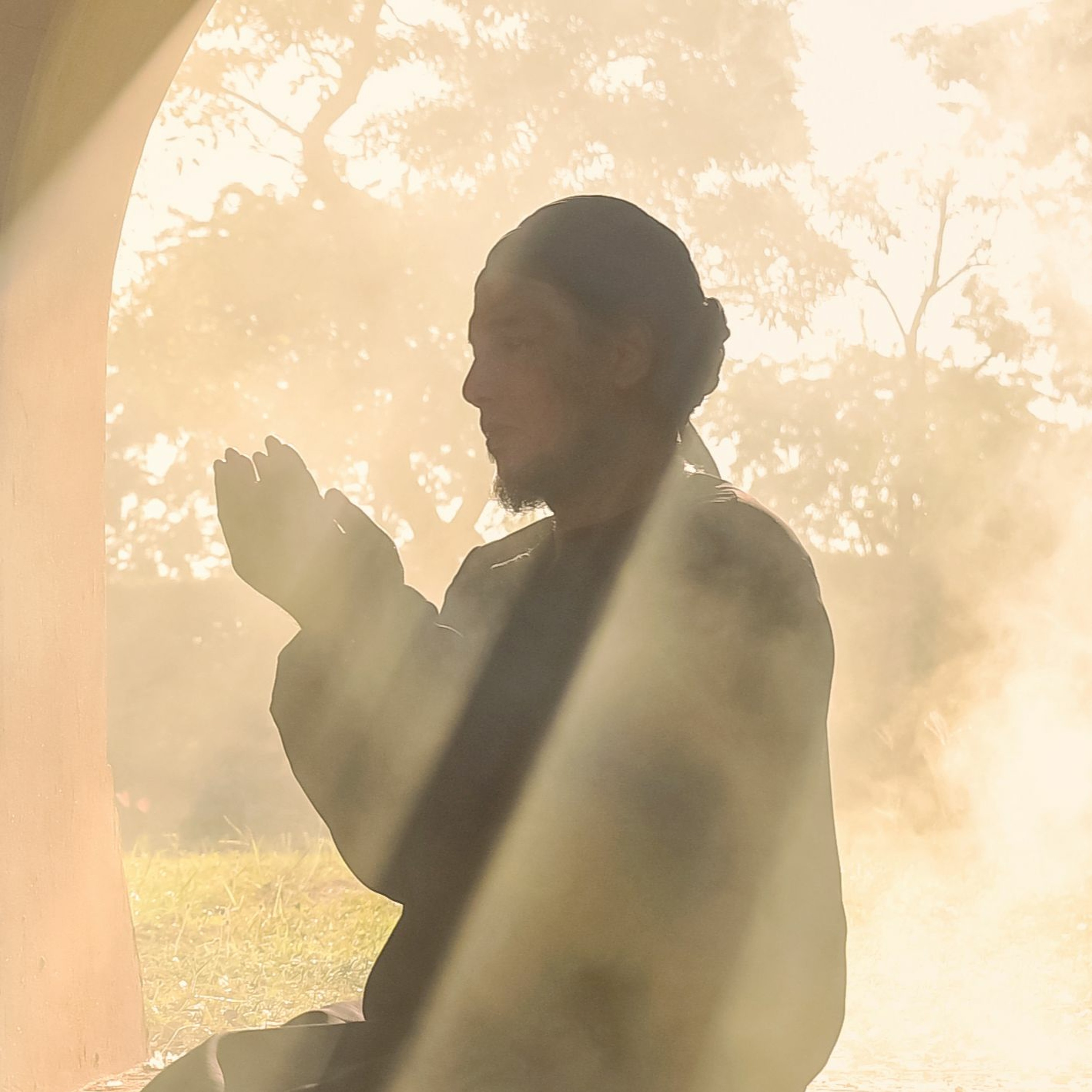 إقترب منه تسعد !!