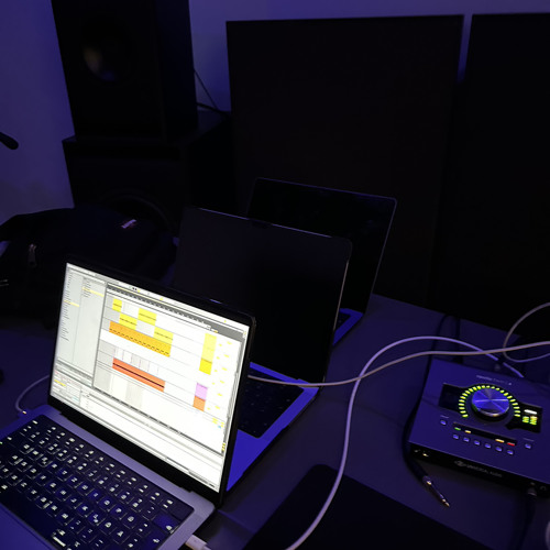 Floating Music ☁️