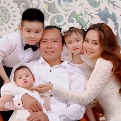 NHÀ MÌNH RẤT VUI