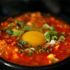 빨간색 김치찌개가 뽀글 뽀글 k pop k hip hop