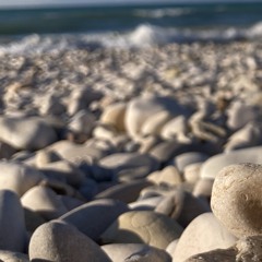 Το βότσαλο (The pebble)