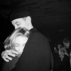 هم تهمل عينك من تشوف احبابب .. ؟