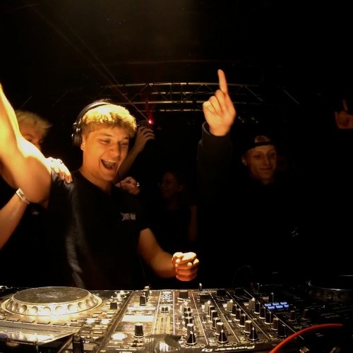 Woodlock B2B Sandu At Sub Motionz Into The Wild (Ft Mc Drivah)