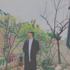 Put your hand on my shoulder✨