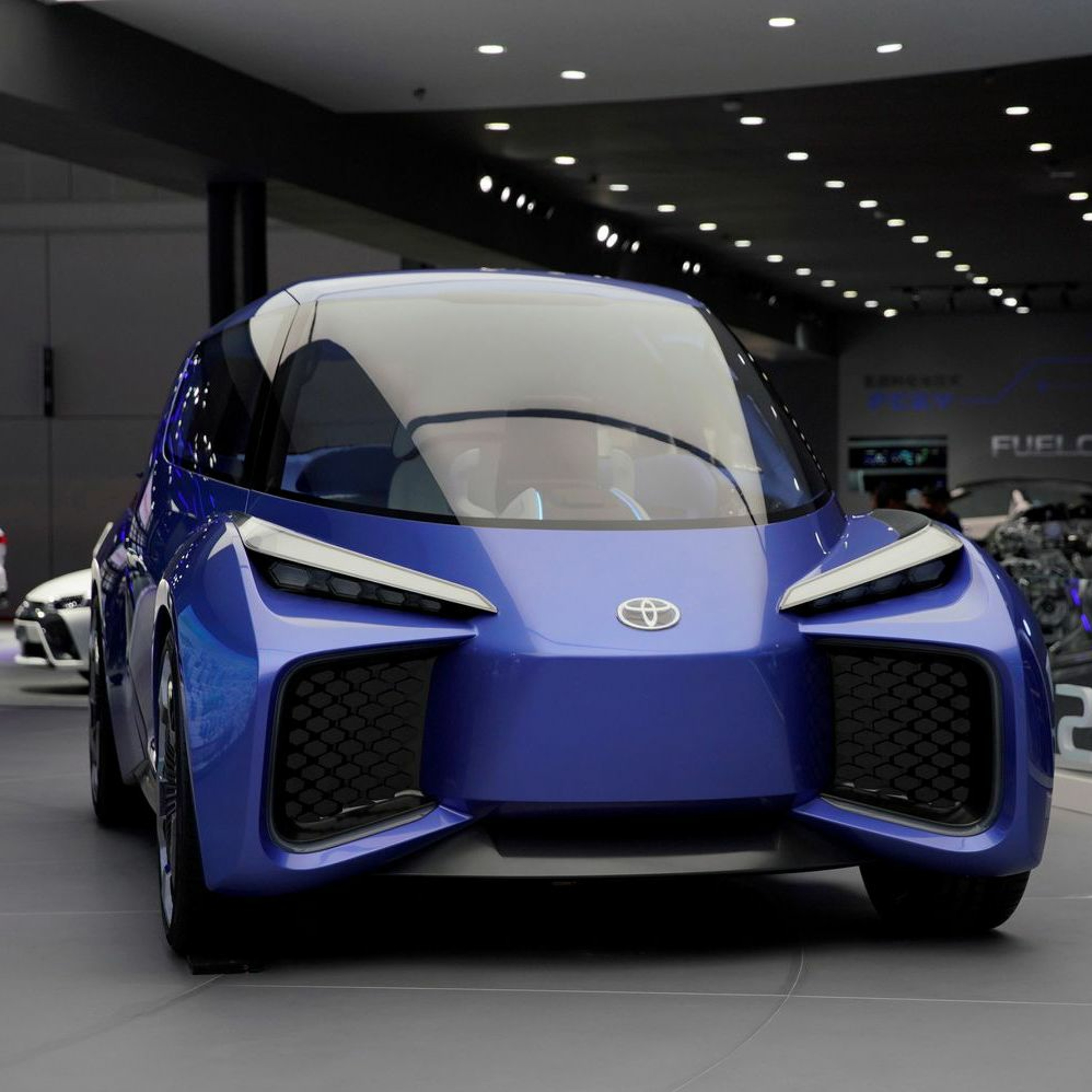 Overdrive: Wacky Toyota Rhombus; Traditional Nissan Proto; Subscription Cars; Pedestrian Controls thumbnail