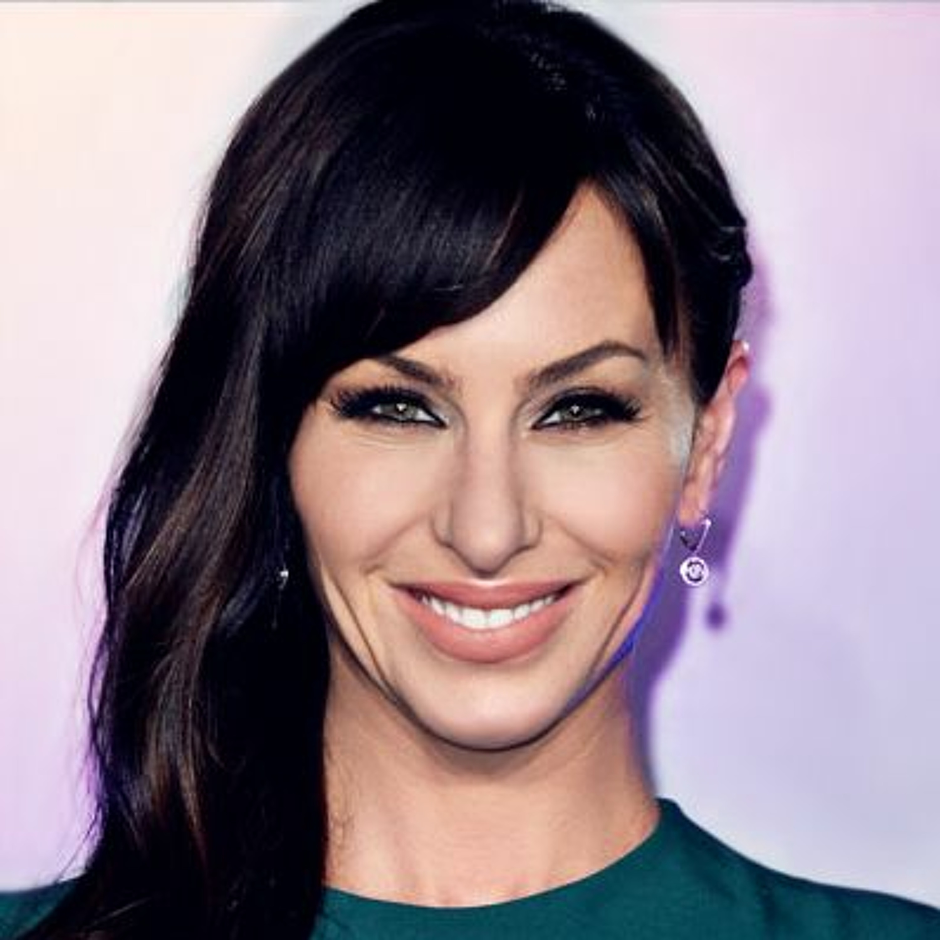 162. Integrity and Recovery with Molly Bloom- Entrepreneur, Speaker, and Bestselling Author episode artwork