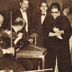 وفيت وفي بعضِ الوفاءِ مذلةٌ | أراك عصي الدمع