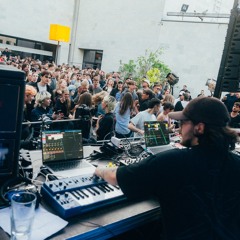LIVE | MIXES | RADIO